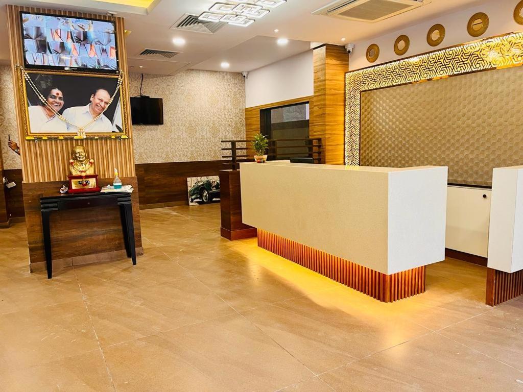 Hotel Dr Rajkumar International Бангалор Экстерьер фото